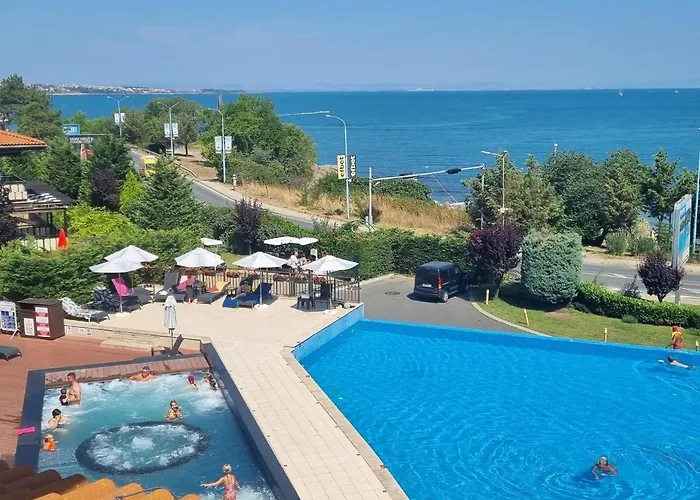 Eve Santa Marina Apartments II - Sea, Pools, Relax