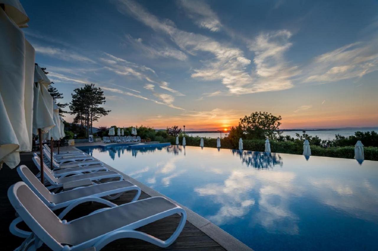 Eve Santa Marina Ii - Sea, Pools, Relax